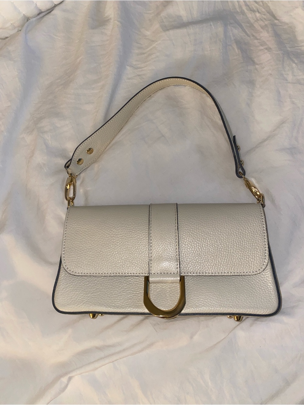 Like New: Divina Firenze Shoulder bag w/ crossbody strap